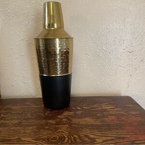 ARCH MANTLE hammered Gold & Matte Black Cocktail Martini Shaker 33oz NEW